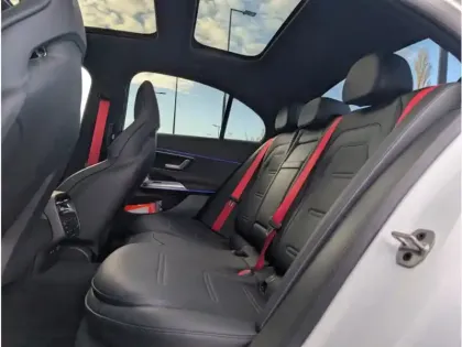 Photo 18 Mercedes Classe E E 53 HYBRID 4MATIC+ Berline