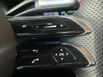 Photo 20 Mercedes CLA  350 4MATIC avec technologi