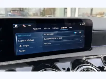 Photo 11 Mercedes Classe A 200 d AMG Line