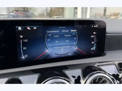 Photo 12 Mercedes Classe A 200 d AMG Line