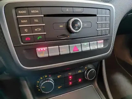 Photo 15 Mercedes Classe A LEDS   CAMERA   CUIR ET SIMILI