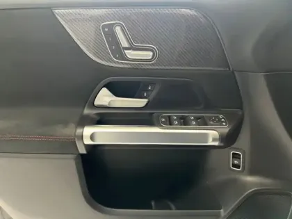 Photo 18 Mercedes GLB Gén. I (X247) Ph2 AMG Line 5