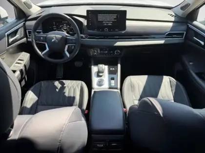 Photo 71 Mitsubishi Outlander 2.4 MIVEC Phev 306 4WD Instyle