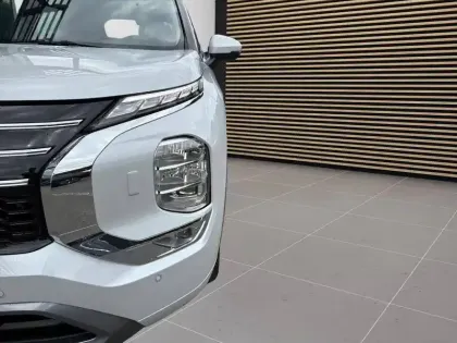 Photo 12 Mitsubishi Outlander Gén. IV Ph1 Instyle 5