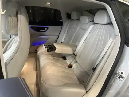 Photo 18 Mercedes Classe E EQE 300 AMG Line