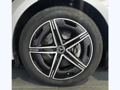 Photo 8 Mercedes Classe E EQE 300 AMG Line