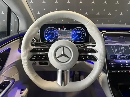 Photo 13 Mercedes Classe E EQE 300 AMG Line