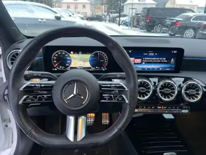 Photo 14 Mercedes Classe A  250 e AMG Line