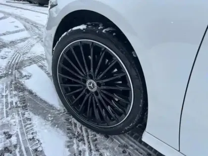 Photo 8 Mercedes Classe A  250 e AMG Line