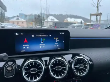 Photo 18 Mercedes Classe A  250 e AMG Line