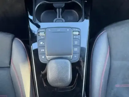 Photo 19 Mercedes CLA  250 e Coupé AMG Line