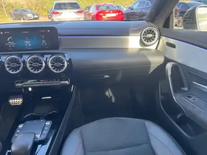 Photo 10 Mercedes CLA  250 e Coupé AMG Line