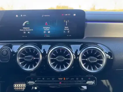 Photo 14 Mercedes CLA  250 e Coupé AMG Line