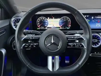 Photo 15 Mercedes Classe A 180 AMG Line