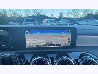 Photo 17 Mercedes CLA  250 e Coupé AMG Line