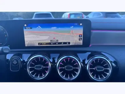 Photo 15 Mercedes CLA  250 e Coupé AMG Line