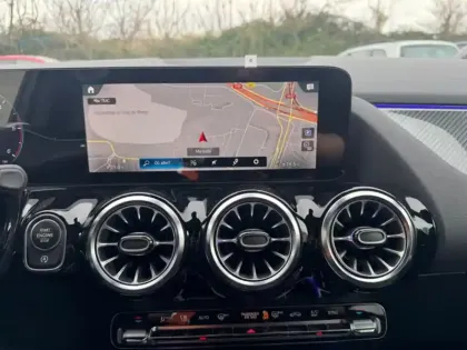 Photo 13 Mercedes GLA 200 d AMG Line