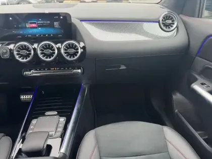 Photo 12 Mercedes GLA 200 d AMG Line