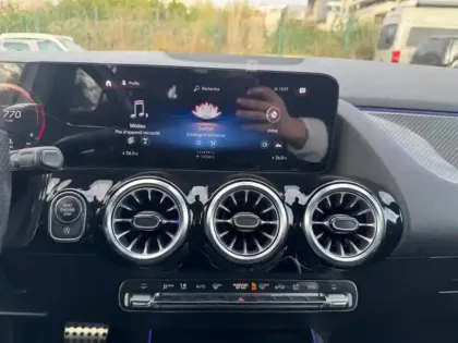 Photo 9 Mercedes GLA 200 d AMG Line