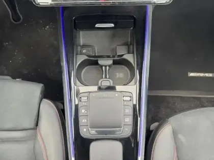 Photo 14 Mercedes GLA 200 d AMG Line