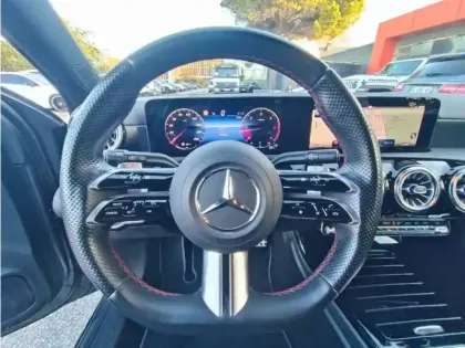 Photo 9 Mercedes Classe A 200 d AMG Line 