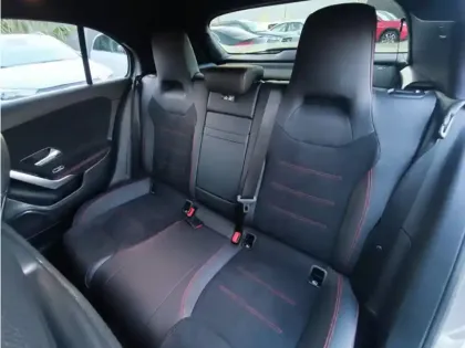 Photo 11 Mercedes Classe A 200 d AMG Line 