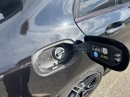 Photo 19 Mercedes Classe C  300 e Berline AMG Lin