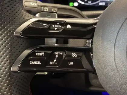 Photo 16 Mercedes Classe A 200 d AMG Line