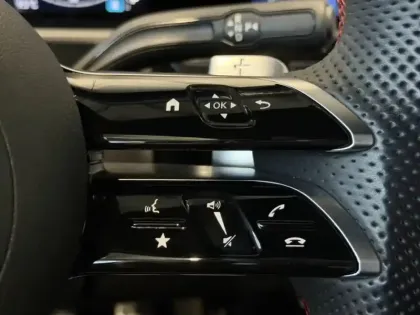 Photo 15 Mercedes Classe A 200 d AMG Line