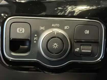 Photo 12 Mercedes Classe A 200 d AMG Line