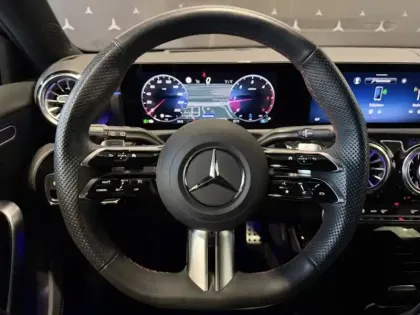 Photo 10 Mercedes Classe A 200 d AMG Line