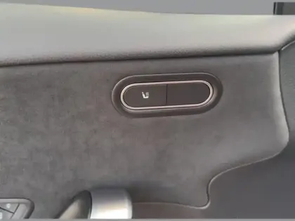 Photo 9 Mercedes Classe A 200 d AMG Line