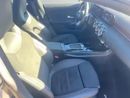 Photo 10 Mercedes CLA  250 e Hybrid EQ Coupé AMG 