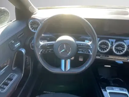 Photo 13 Mercedes CLA  250 e Hybrid EQ Coupé AMG 