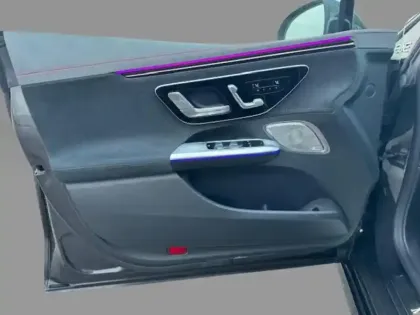 Photo 26 Mercedes Classe E Gén. I Ph1 AMG Line 5