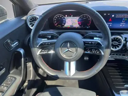 Photo 13 Mercedes Classe A 200 Berline AMG Line