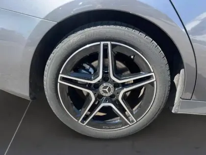 Photo 12 Mercedes Classe A 200 Berline AMG Line