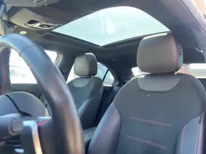 Photo 16 Mercedes Classe A 200 Berline AMG Line