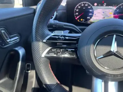 Photo 14 Mercedes Classe A 200 Berline AMG Line