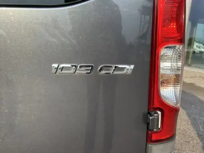 Photo 19 Mercedes Classe G 109 CDI Fourgon Compact 10900HT