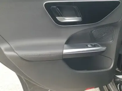 Photo 37 Mercedes Classe C Gén. V (S206) Ph1 AMG Line 5