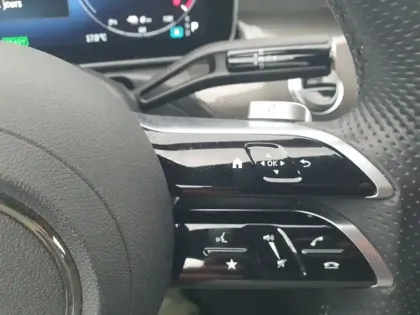 Photo 33 Mercedes Classe C Gén. V (S206) Ph1 AMG Line 5