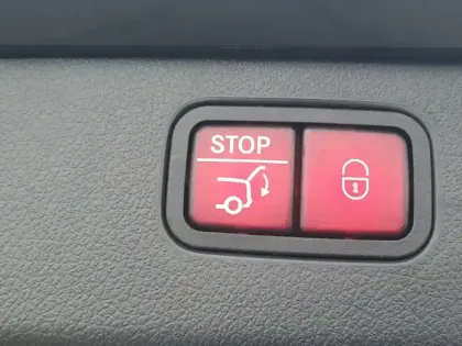 Photo 31 Mercedes Classe C Gén. V (S206) Ph1 AMG Line 5