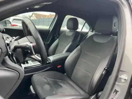 Photo 12 Mercedes Classe A A 180 Berline AMG Line