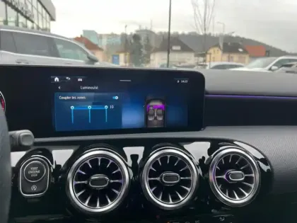 Photo 24 Mercedes Classe A A 180 Berline AMG Line