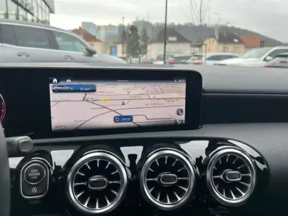 Photo 20 Mercedes Classe A A 180 Berline AMG Line