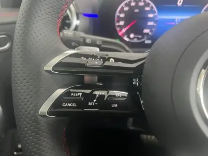 Photo 10 Mercedes CLA  200 d Shooting Brake AMG L