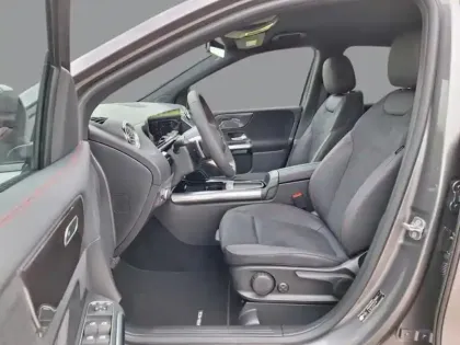 Photo 24 Mercedes Classe B Gén. III (W247) Ph2 AMG Line 5