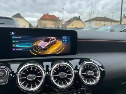 Photo 19 Mercedes Classe A 200 AMG Line