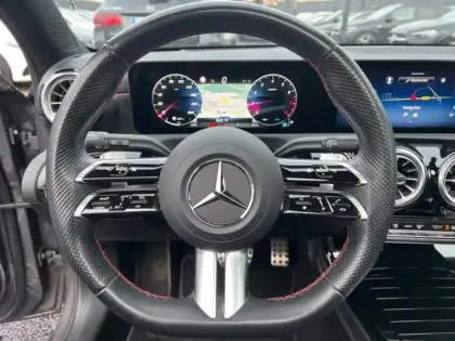 Photo 11 Mercedes Classe A 200 AMG Line